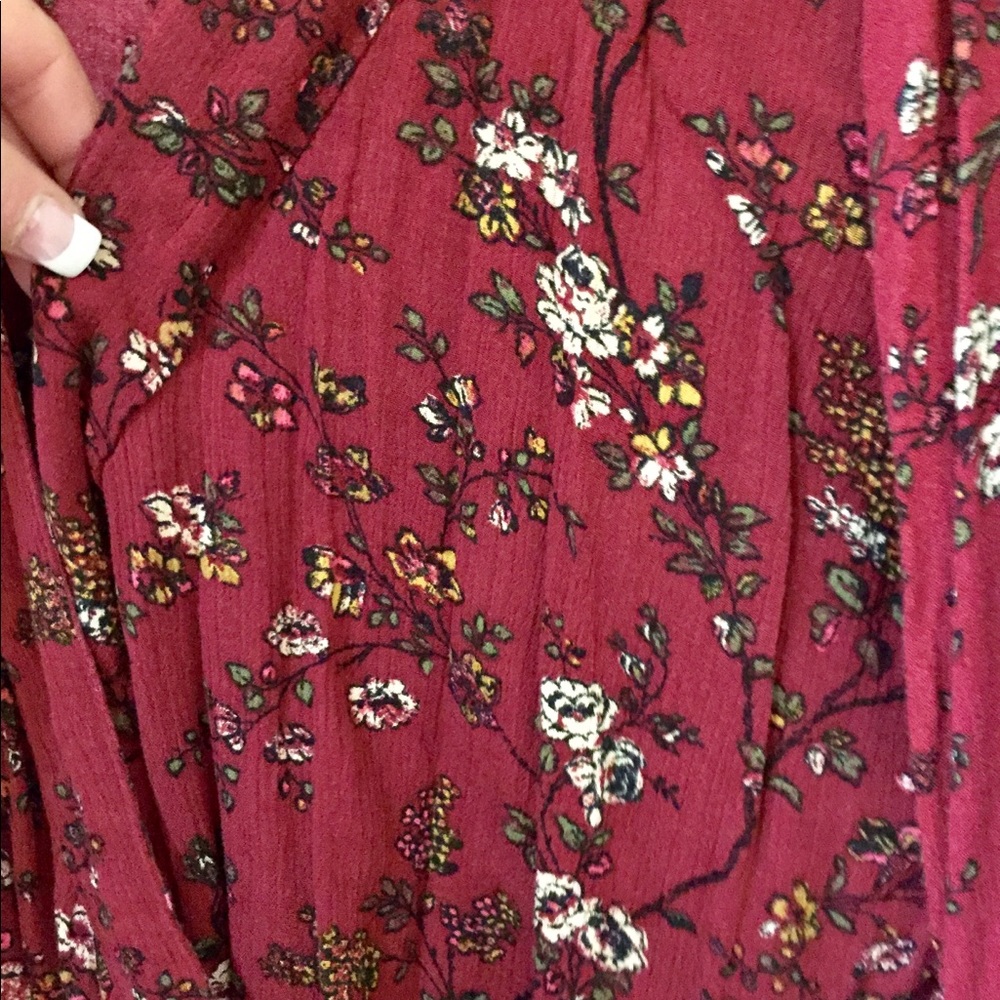 🌎SOLD🌎Deep Red Floral Print Blouse - Picture 6 of 6